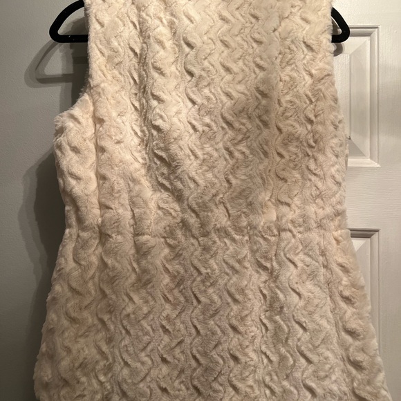 Cato women's size medium vest - Picture 8 of 9